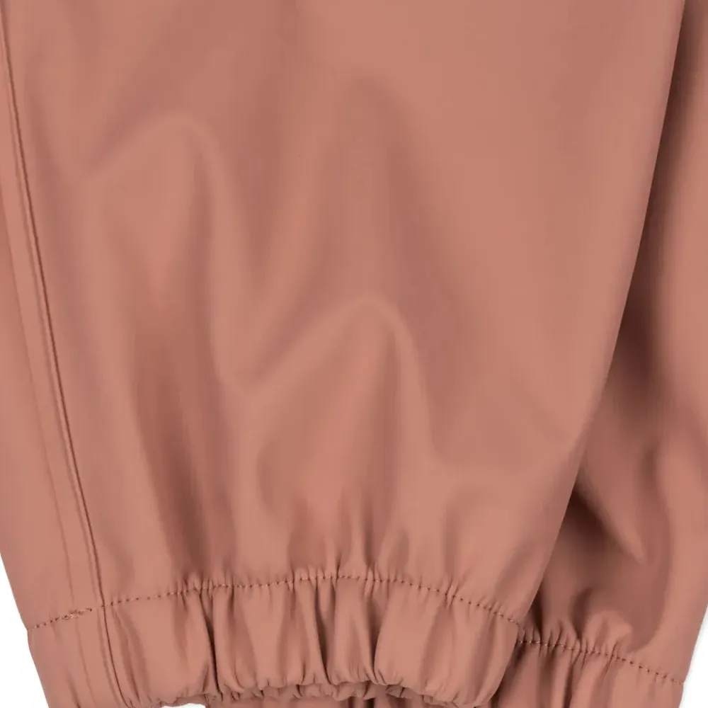 Костюм с капюшоном и штанами с вишневым декором