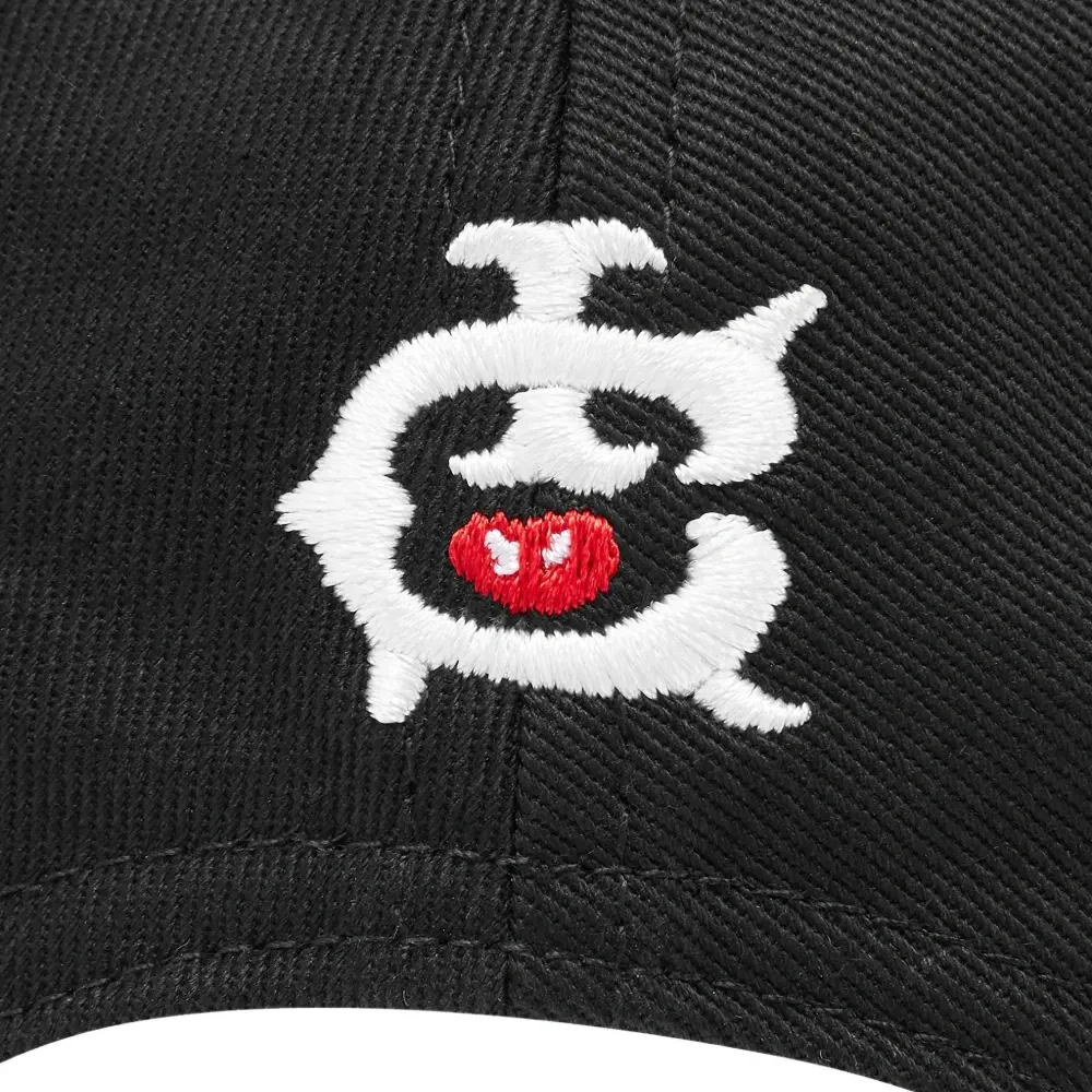 Бейсболка с вышитым логотипом