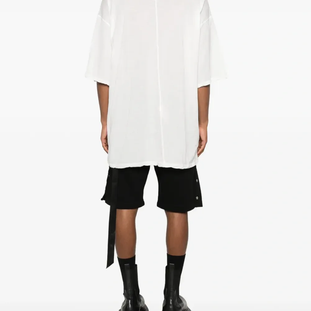 Футболка с круглым вырезом и короткими рукавами