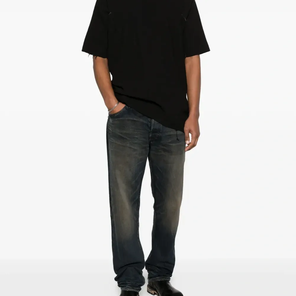 Футболка с необработанными краями