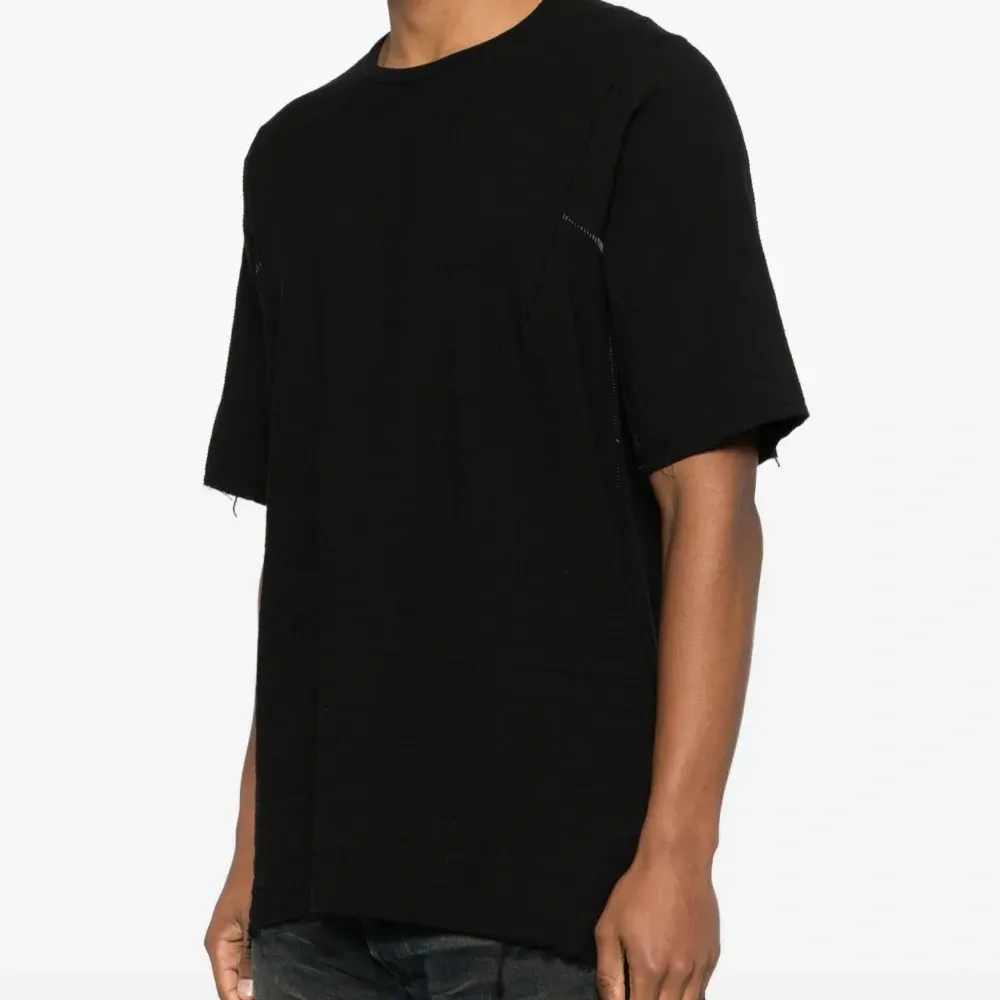 Футболка с необработанными краями