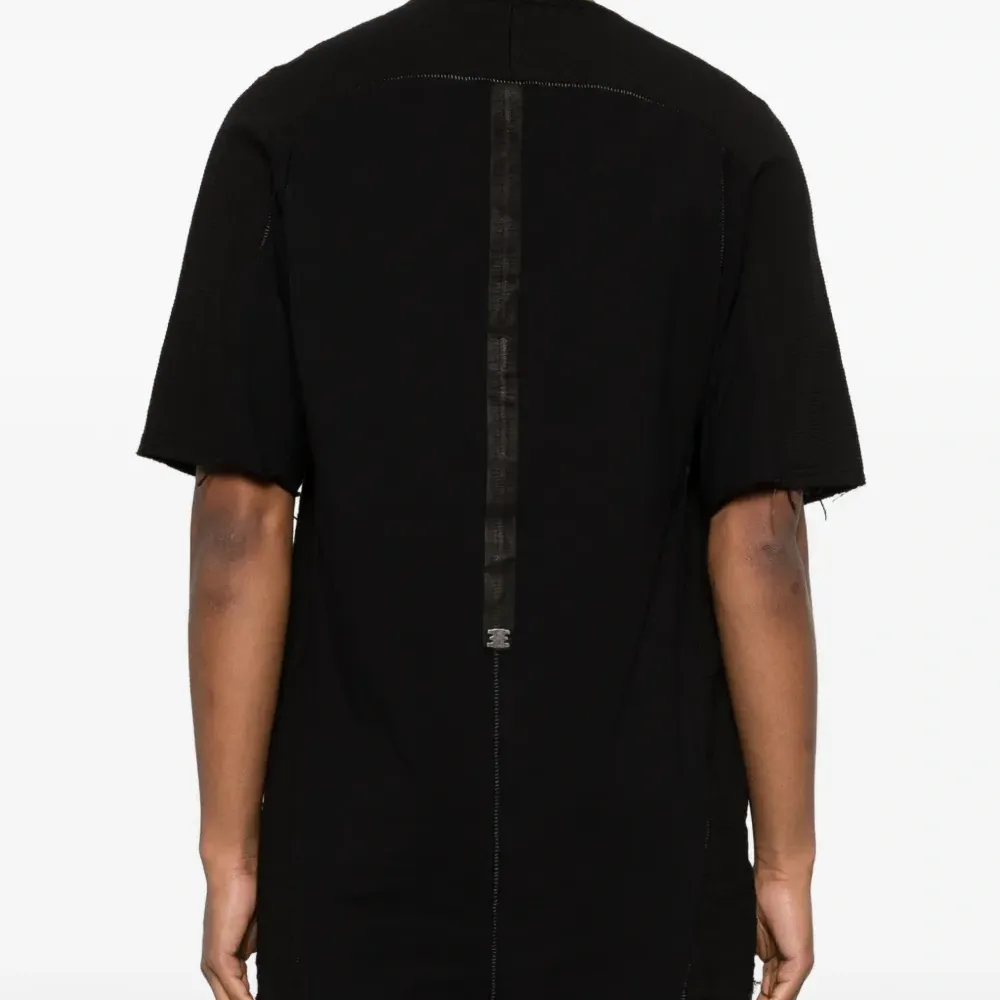 Футболка с необработанными краями