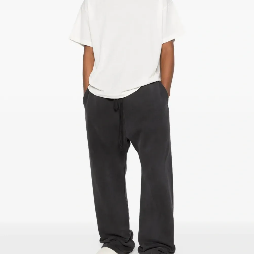 Спортивные брюки на завязках