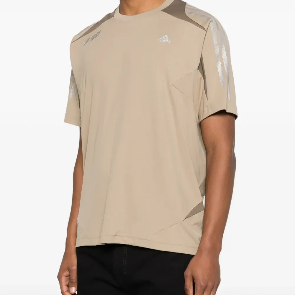 Футболка в полоску