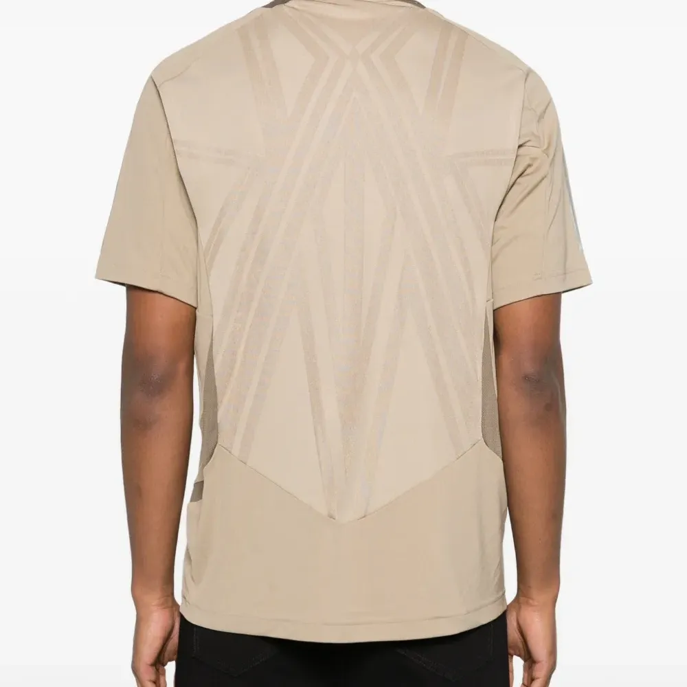 Футболка в полоску