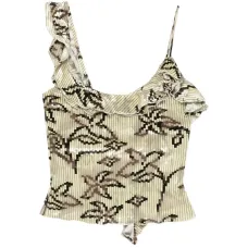 Блузка Arla с оборками и цветочным принтом Блузка Arla с оборками и цветочным принтом