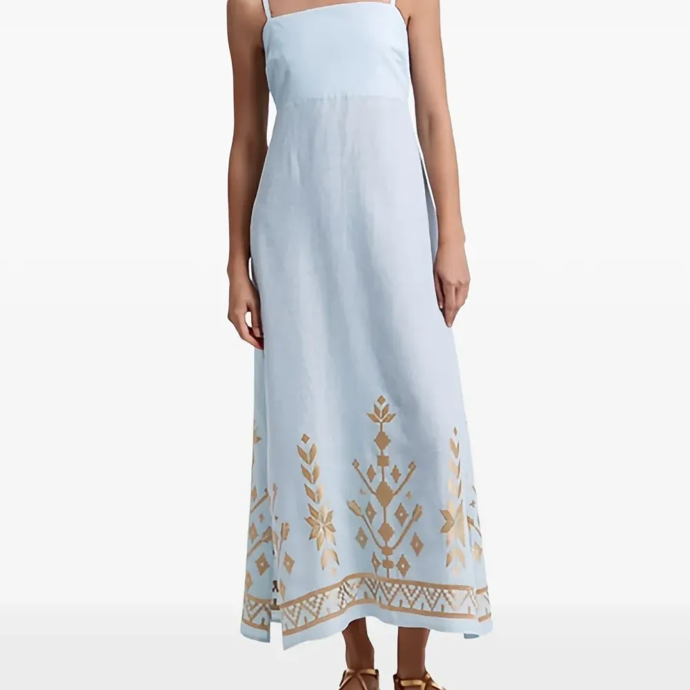 Макси-платье на тонких бретелях со сборкой на спинке