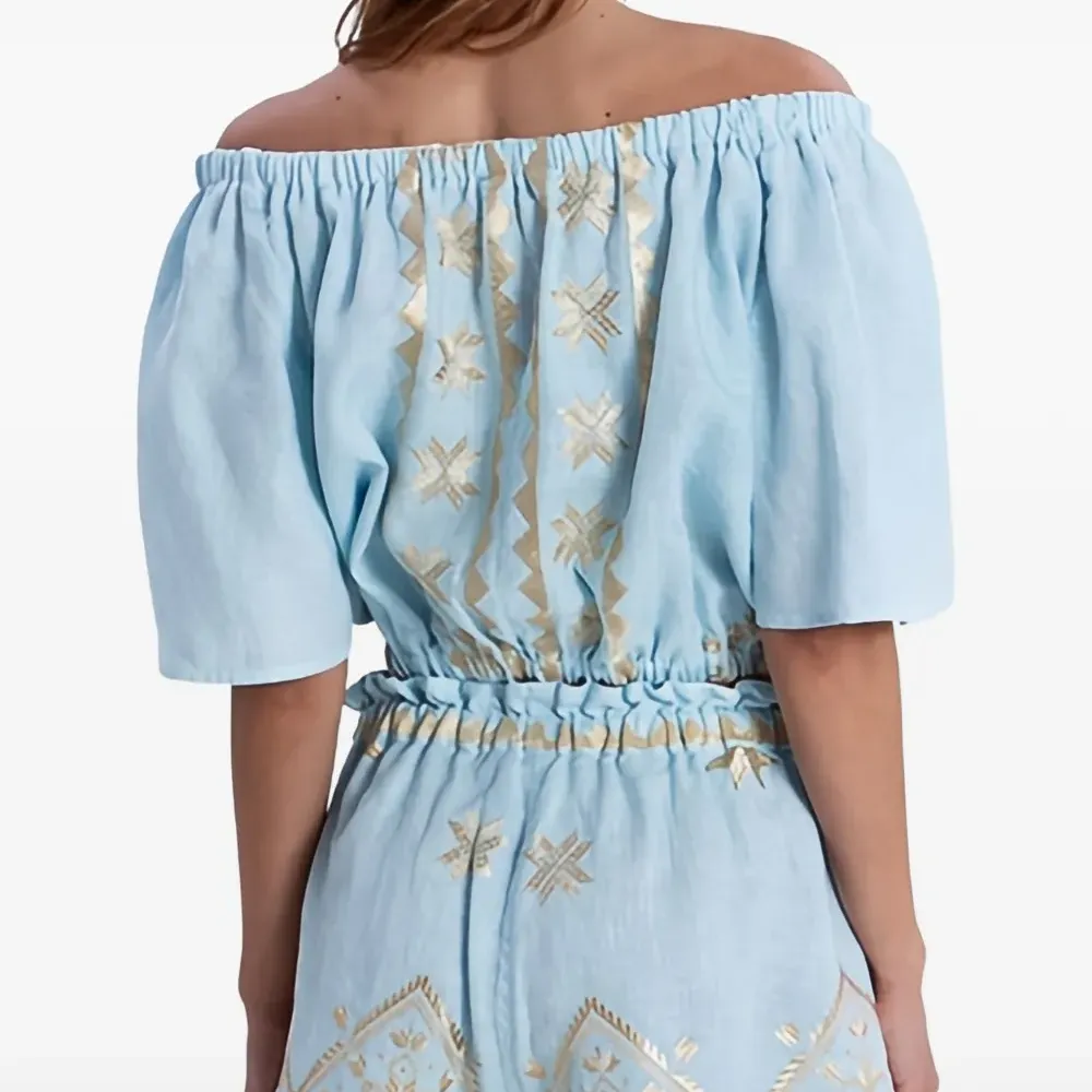 Блузка без бретелек с вышивкой