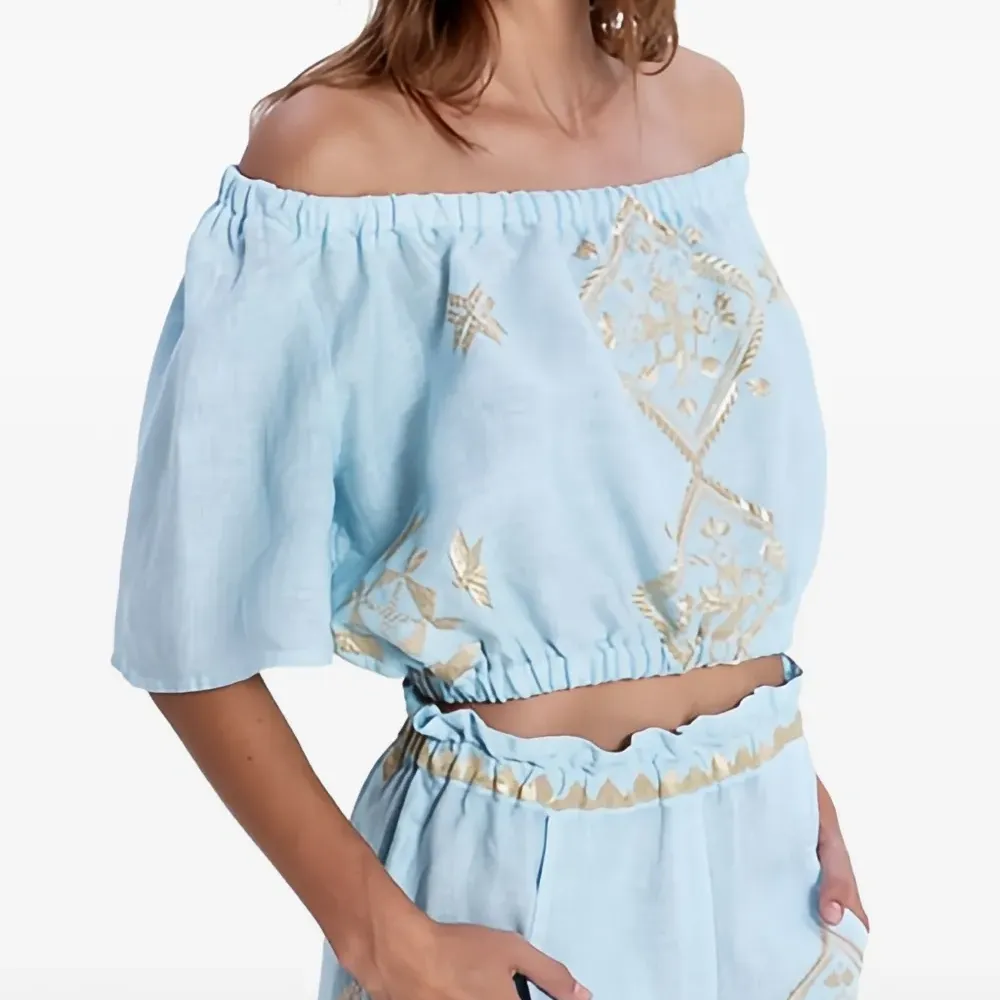 Блузка без бретелек с вышивкой