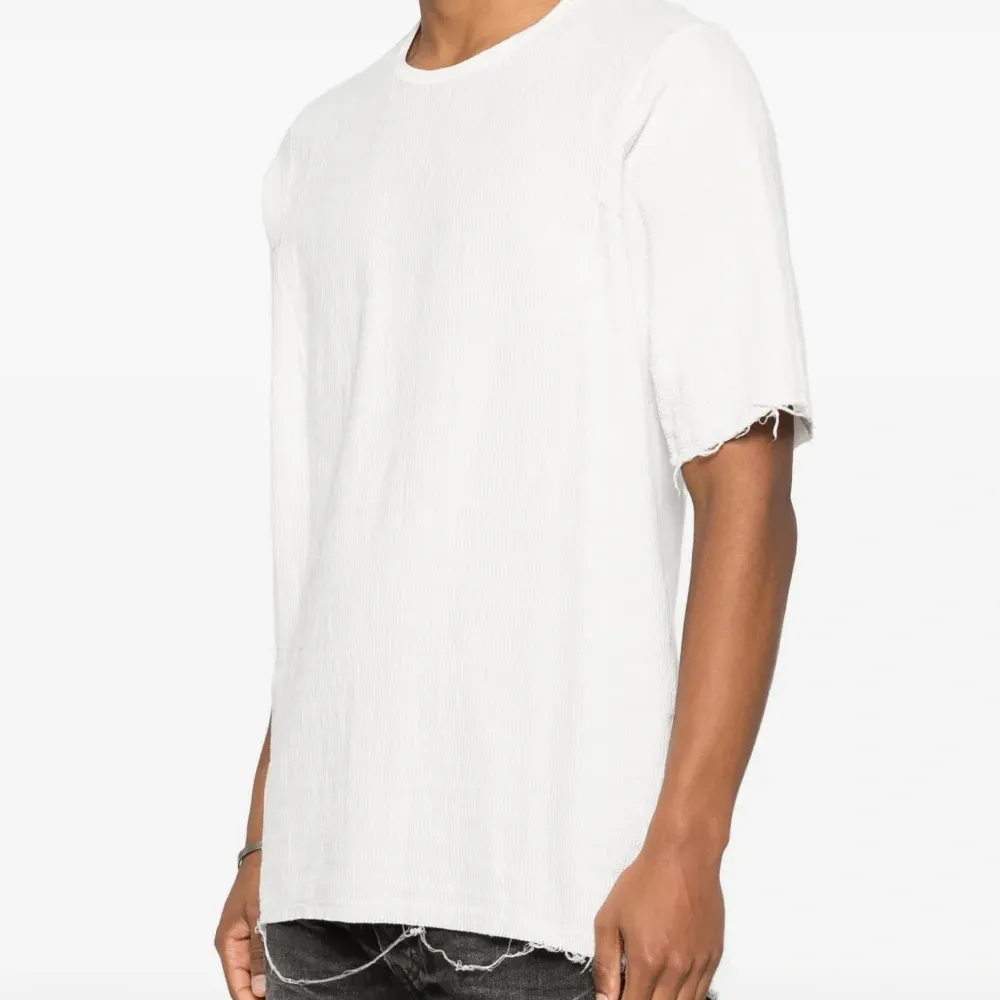 Футболка с необработанным краем