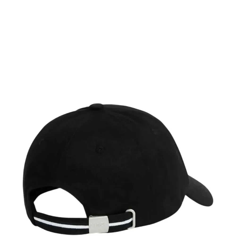 Бейсболка из хлопка с вышитыми цветами