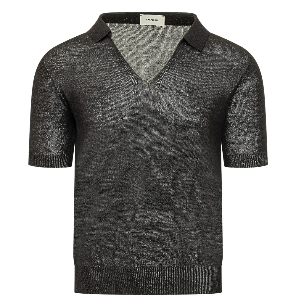 Футболка с V-образным вырезом