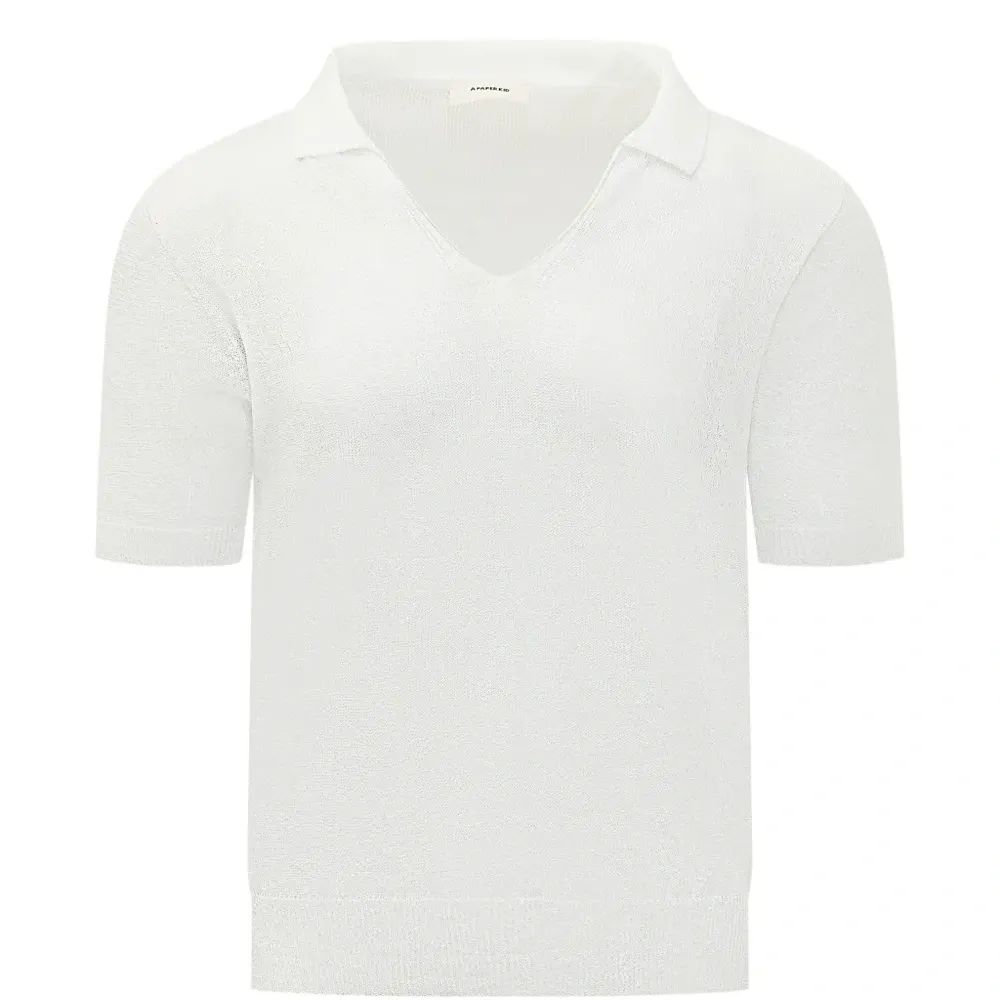 Футболка с V-образным вырезом