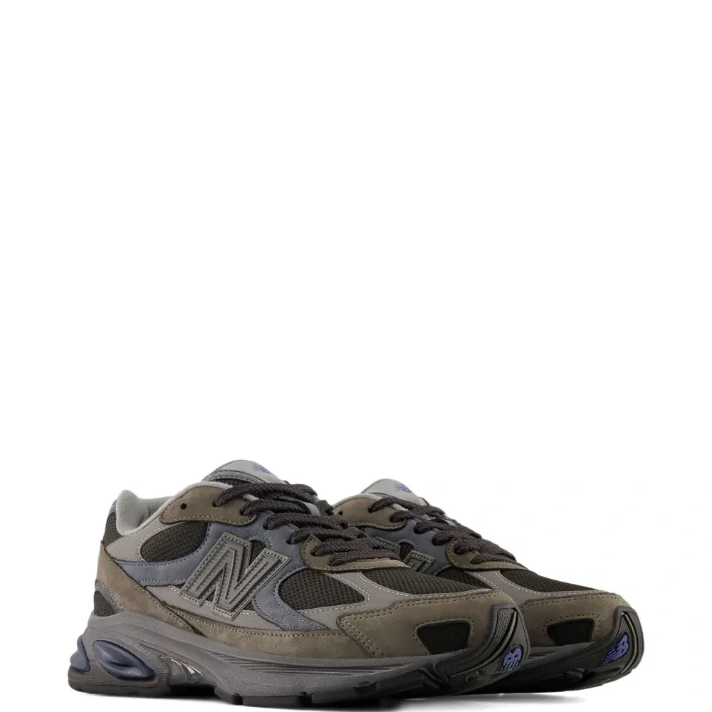 Кроссовки 2010 с замшевыми вставками