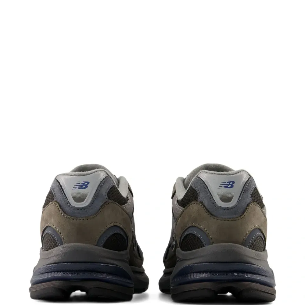 Кроссовки 2010 с замшевыми вставками