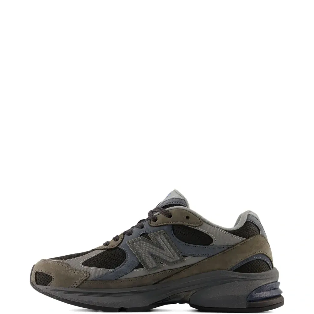 Кроссовки 2010 с замшевыми вставками