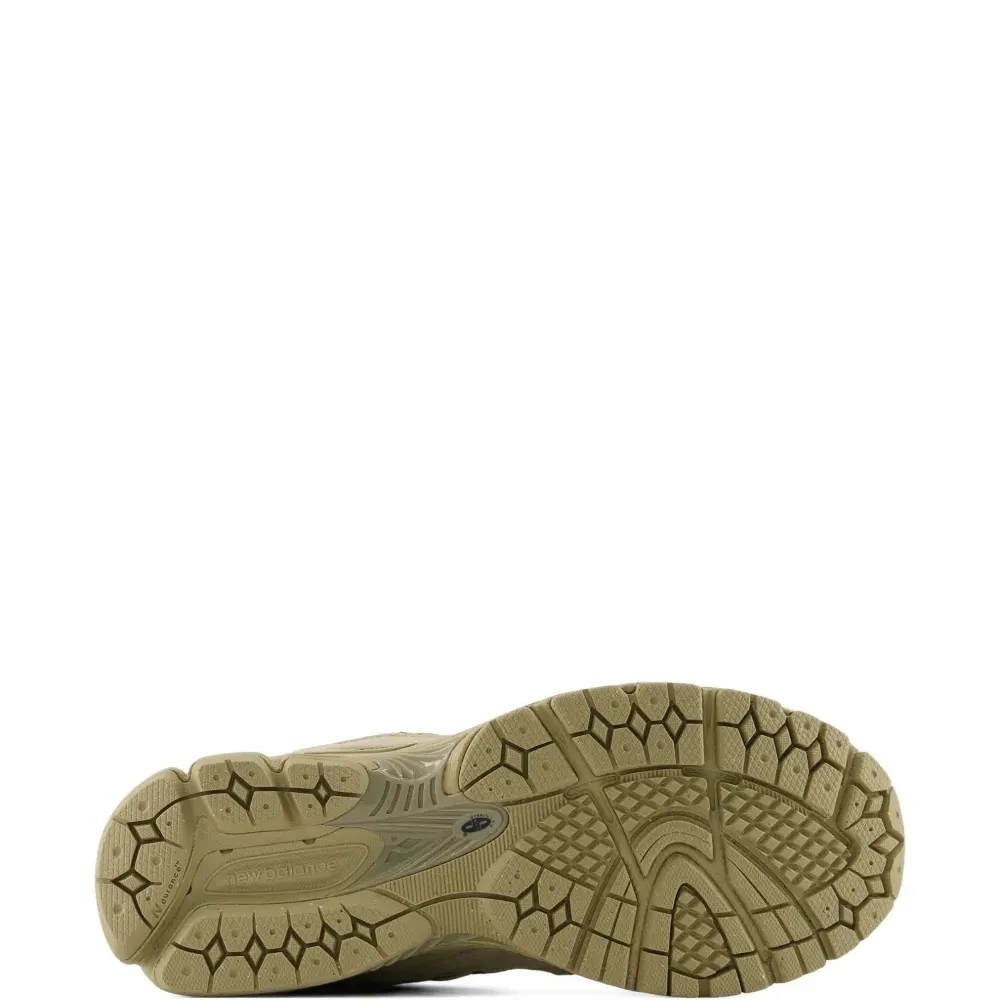 Кроссовки 2002R с логотипом