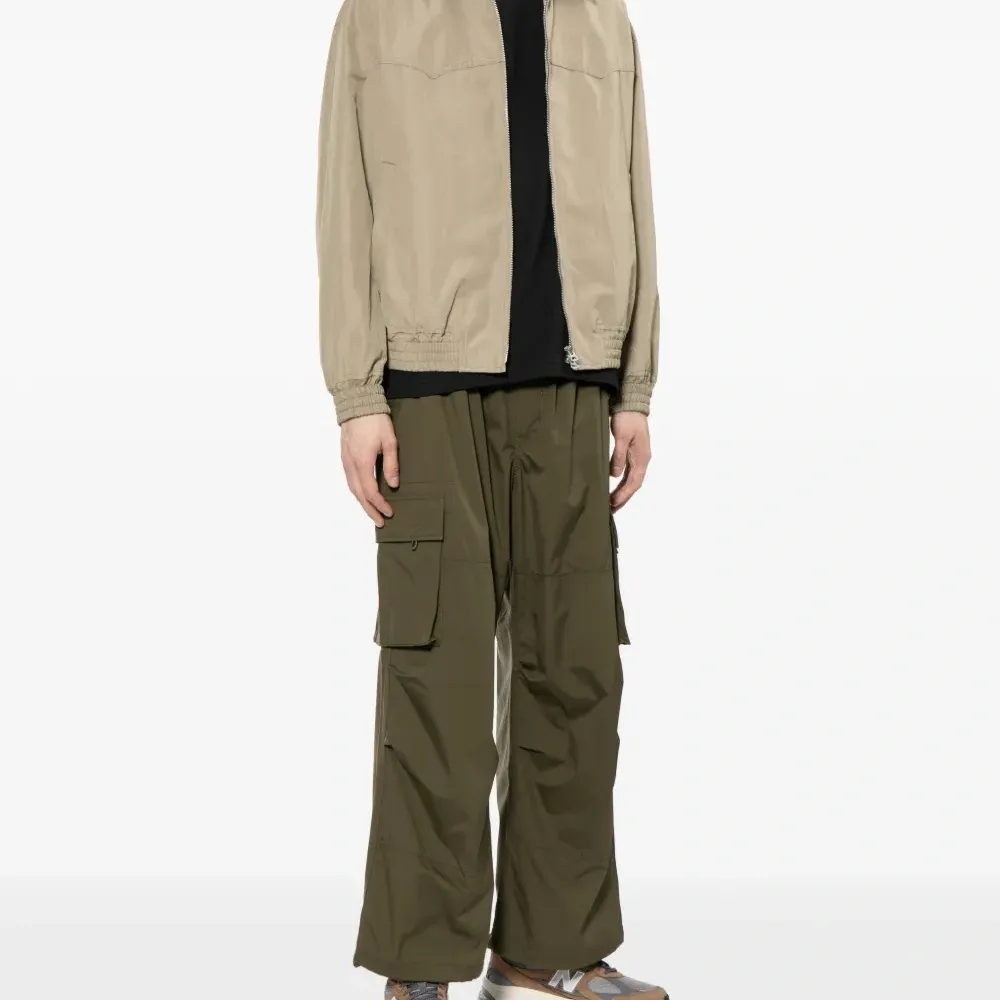 Футболка с логотипом