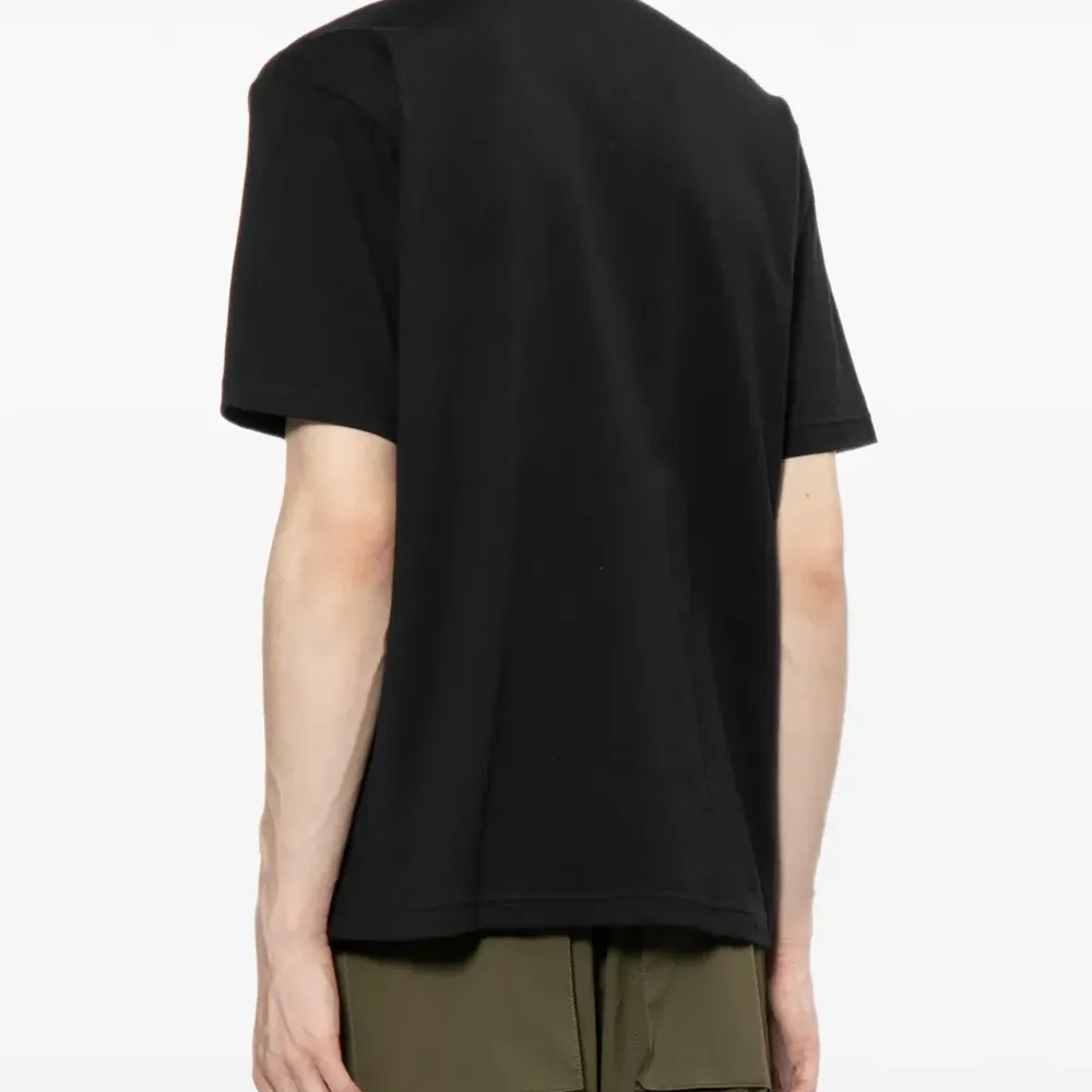 Футболка с логотипом