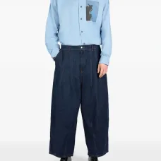 Джинсы с контрастной строчкой