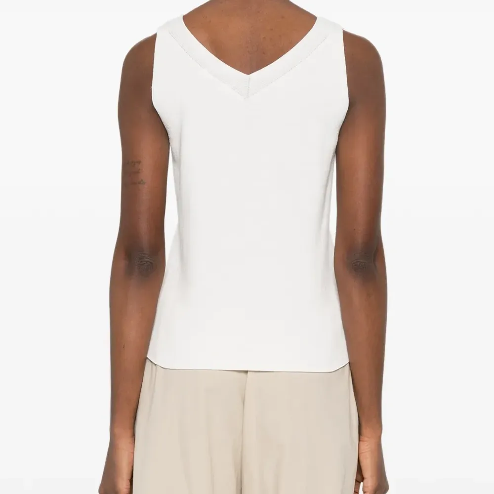 Топ с V-образным вырезом