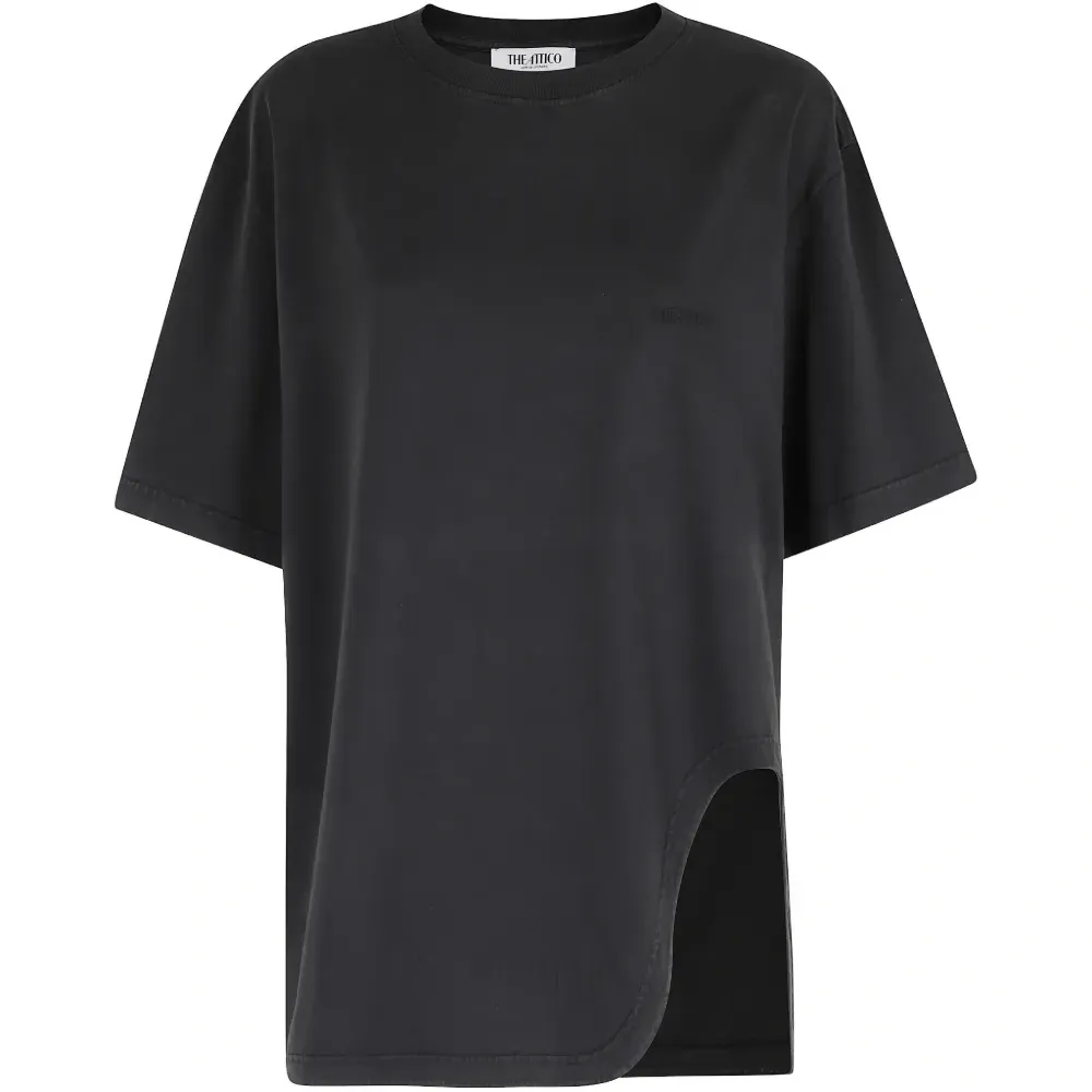 Футболка с разрезами по бокам и вышивкой