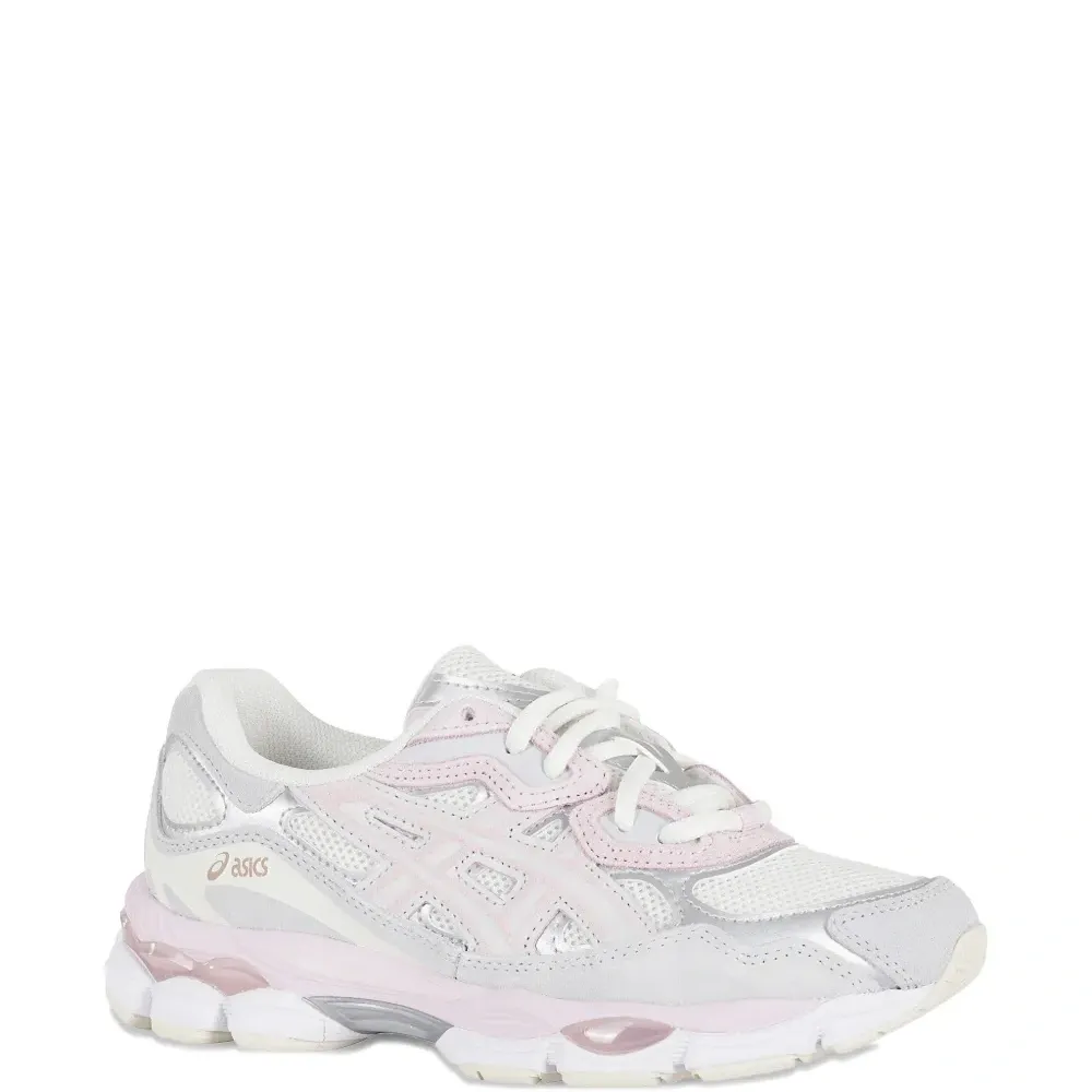 Кроссовки с логотипом