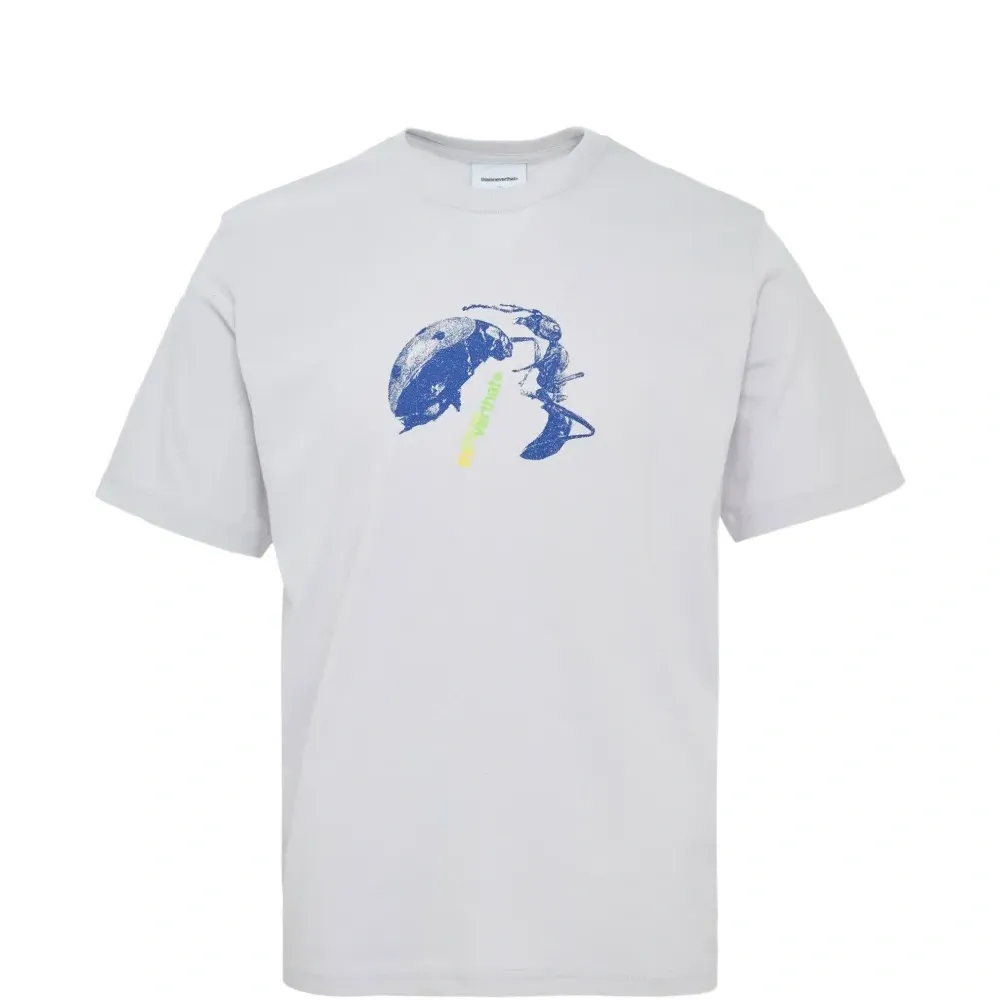 Футболка с принтом насекомых