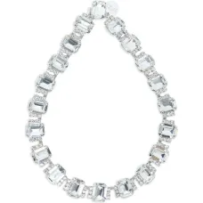 Колье с украшением из камней