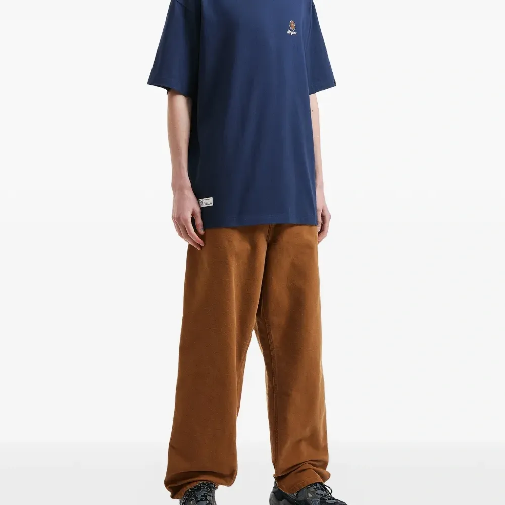 Футболка с нашивкой-логотипом