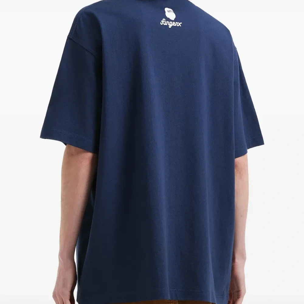 Футболка с нашивкой-логотипом