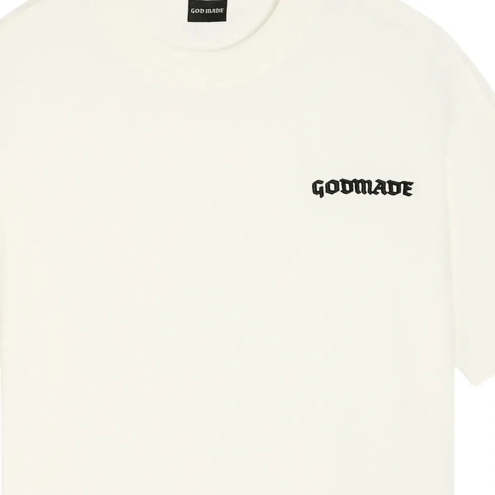 Футболка с вышитым логотипом