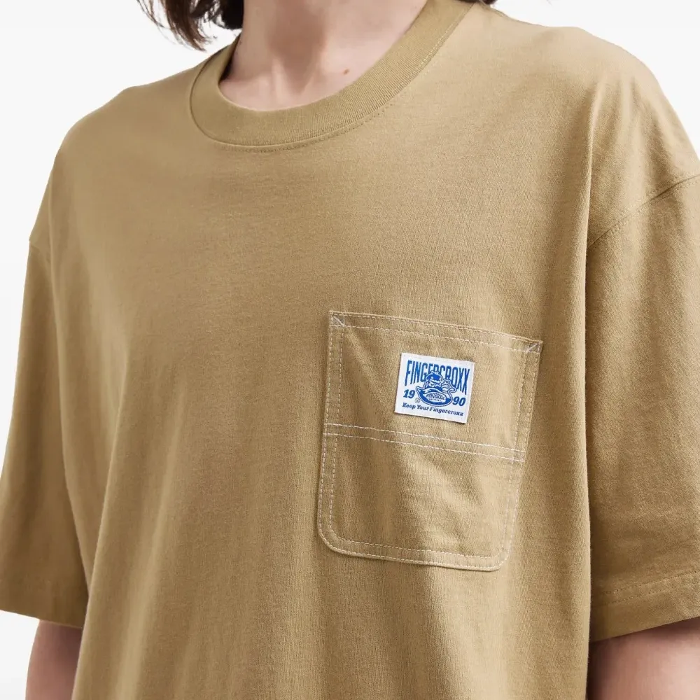 Футболка с нашивкой-логотипом