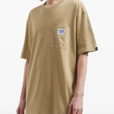 Футболка с нашивкой-логотипом