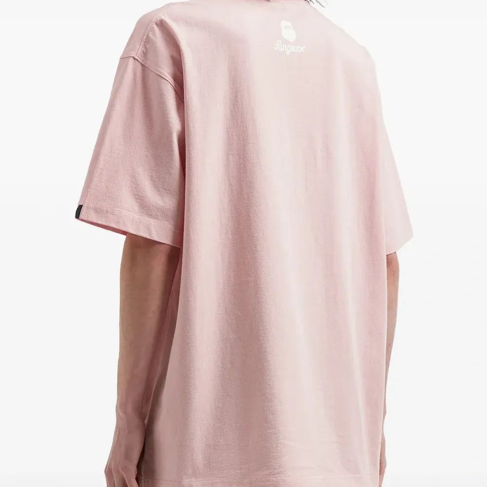 Футболка с вышитым логотипом