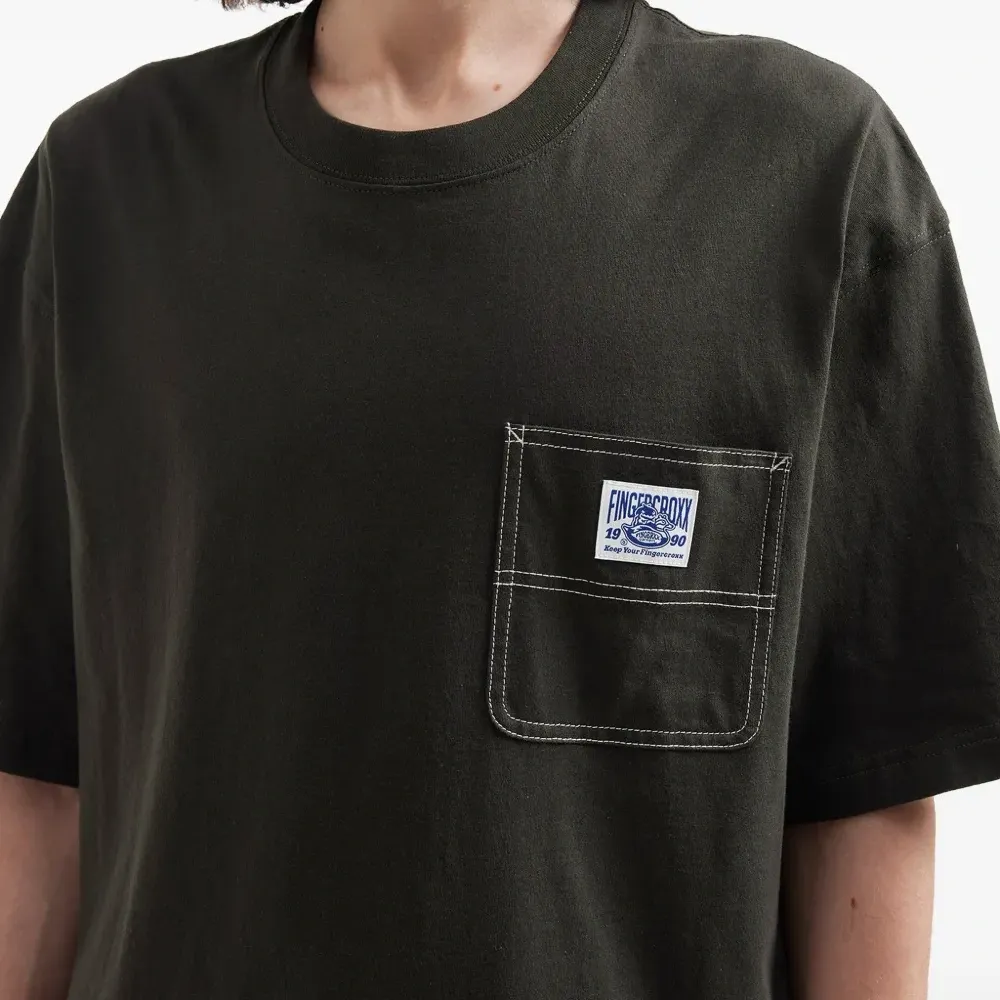 Футболка с нашивкой-логотипом