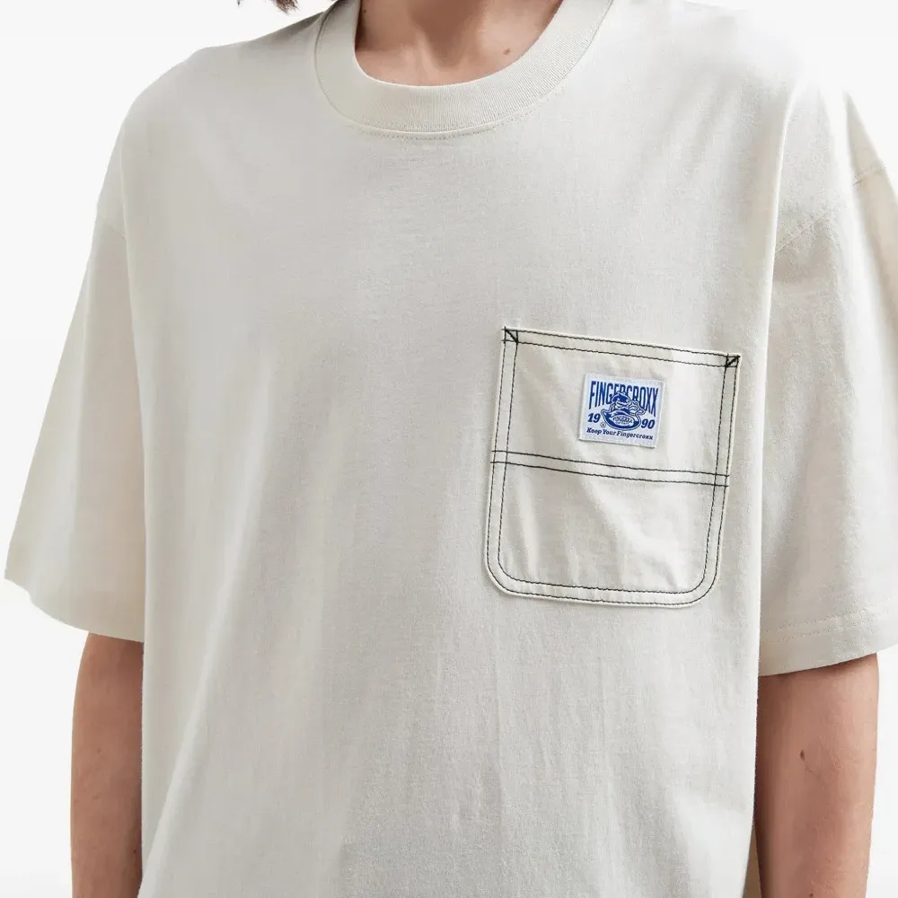 Футболка с нашивкой-логотипом