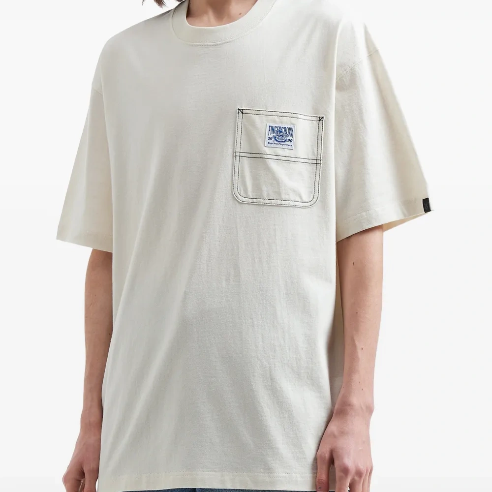 Футболка с нашивкой-логотипом