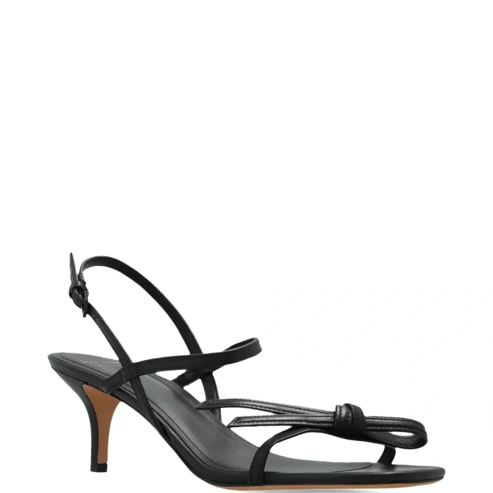 Босоножки с ремешком и бантом