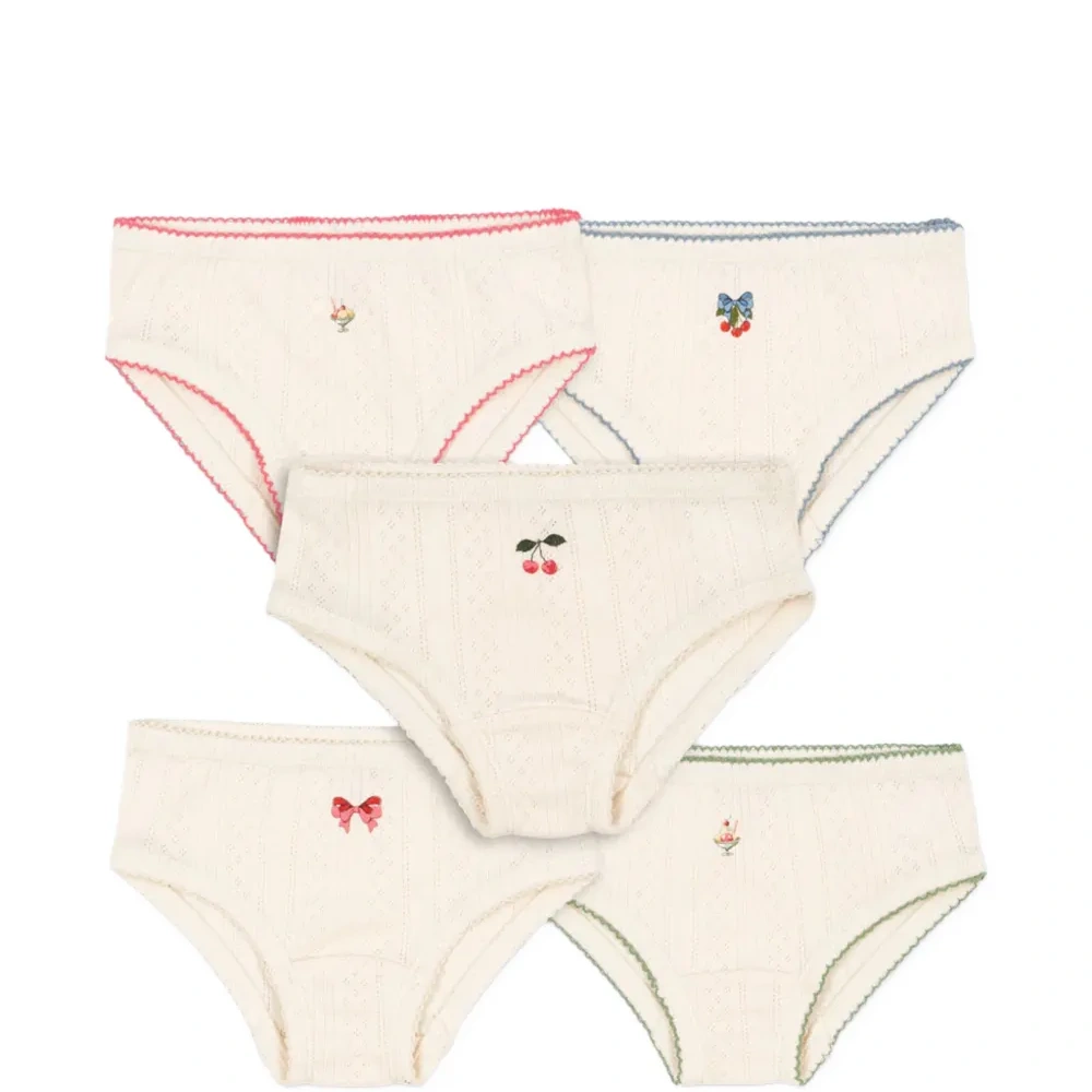 Вышитые трусы (набор из пяти штук)