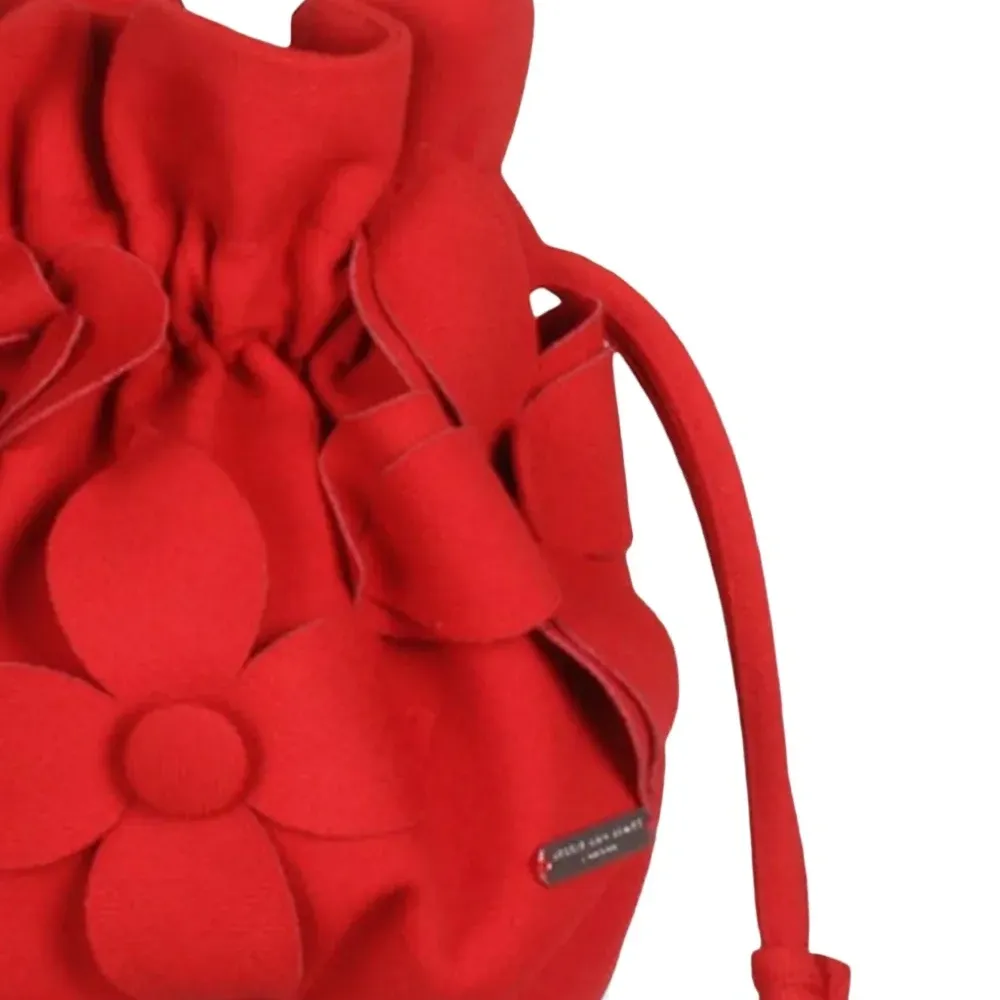 Сумка-мешок с аппликацией в виде цветов