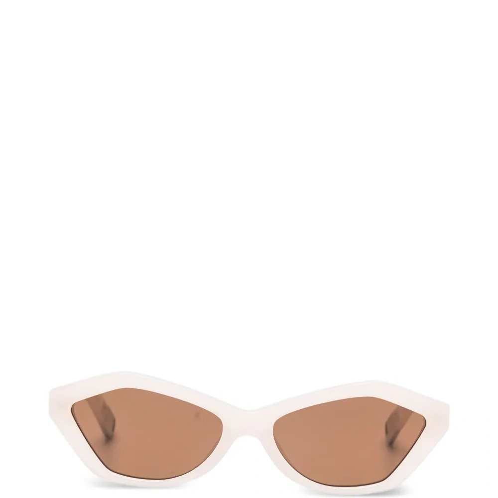 Солнцезащитные очки в геометричной оправе