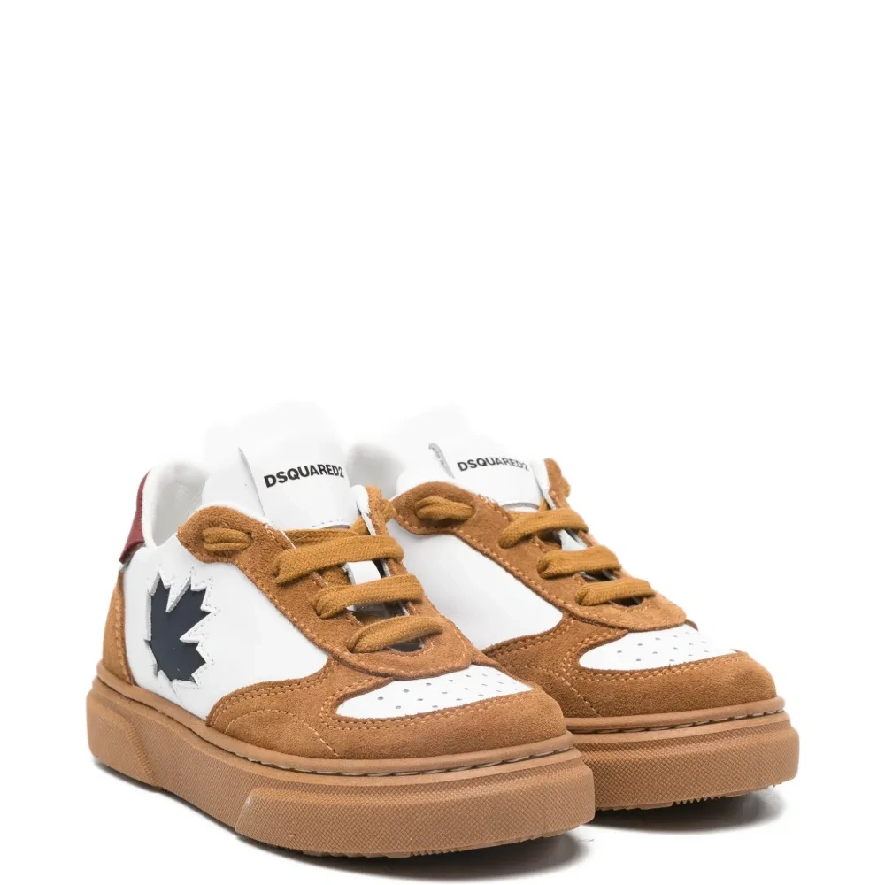 Кроссовки с украшением в виде листьев