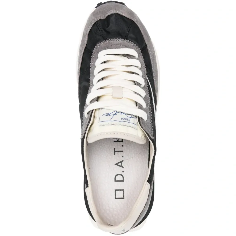 Замшевые кроссовки