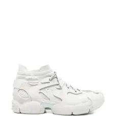 Кроссовки на шнуровке Кроссовки на шнуровке