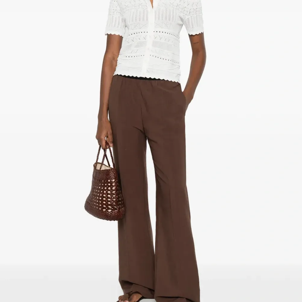 Брюки на резинке Брюки на резинке