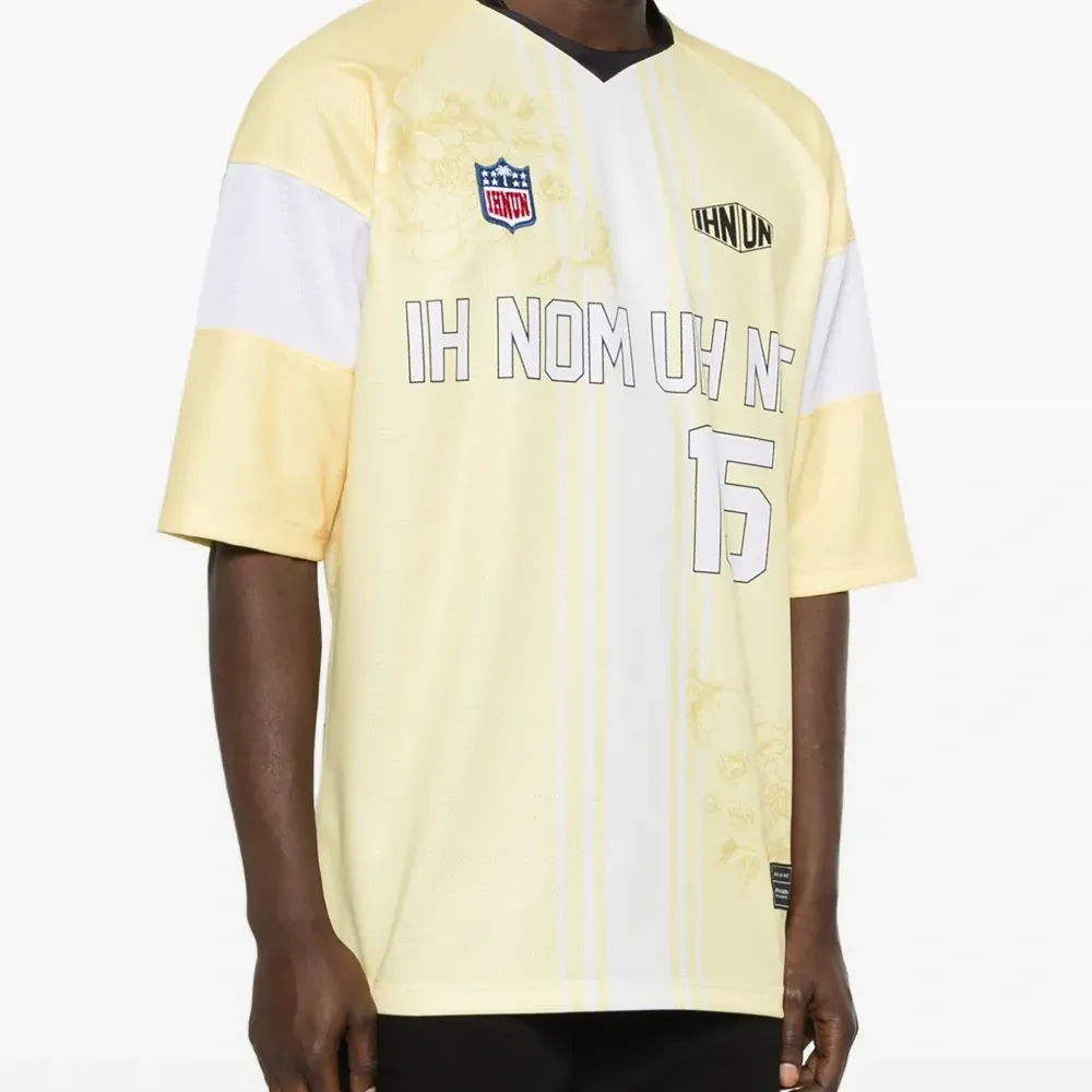 Футболка с цветочным номером