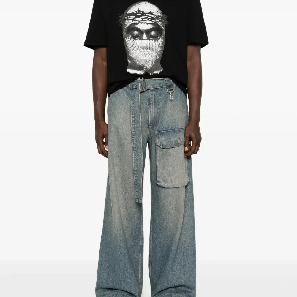 Футболка с маской Corona