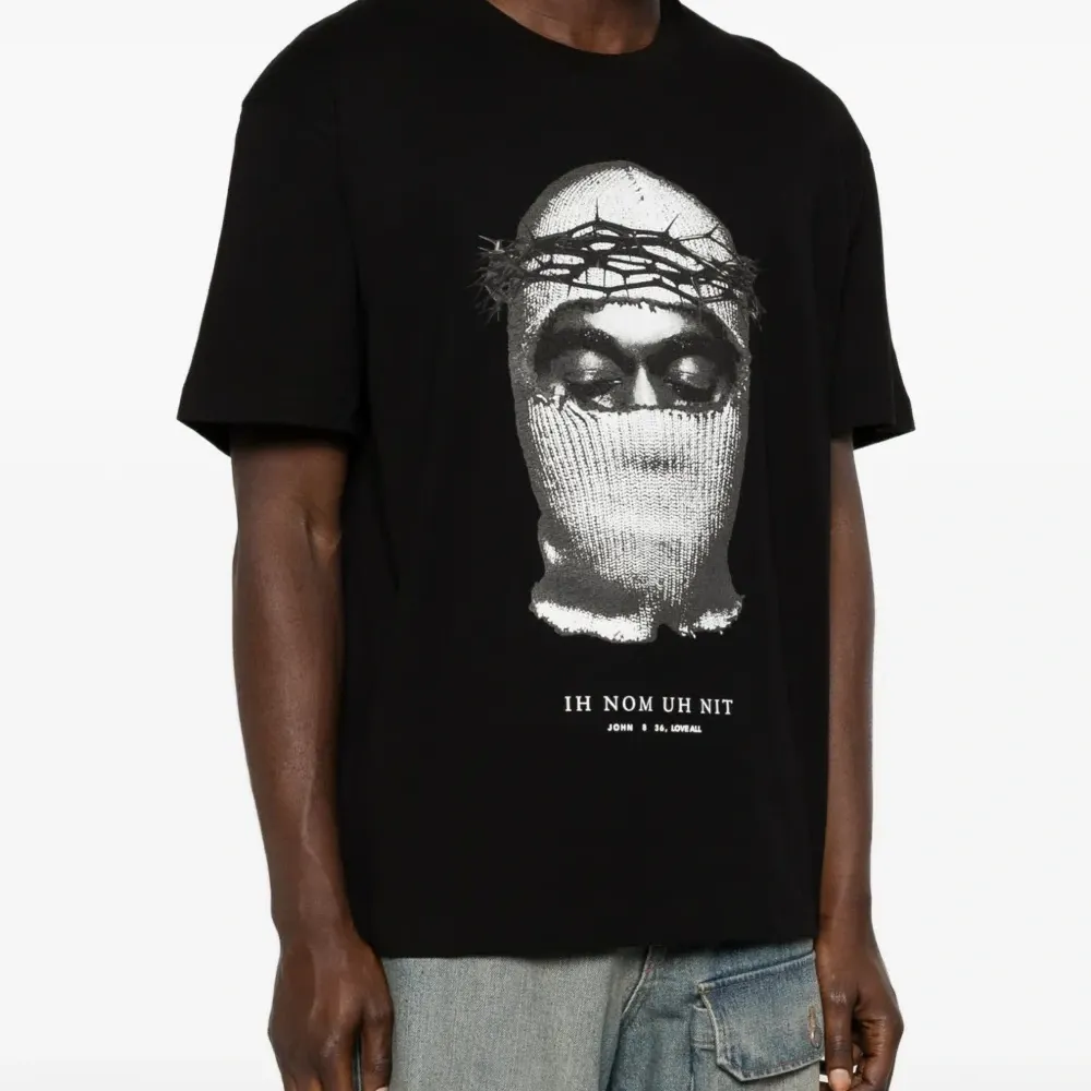 Футболка с маской Corona