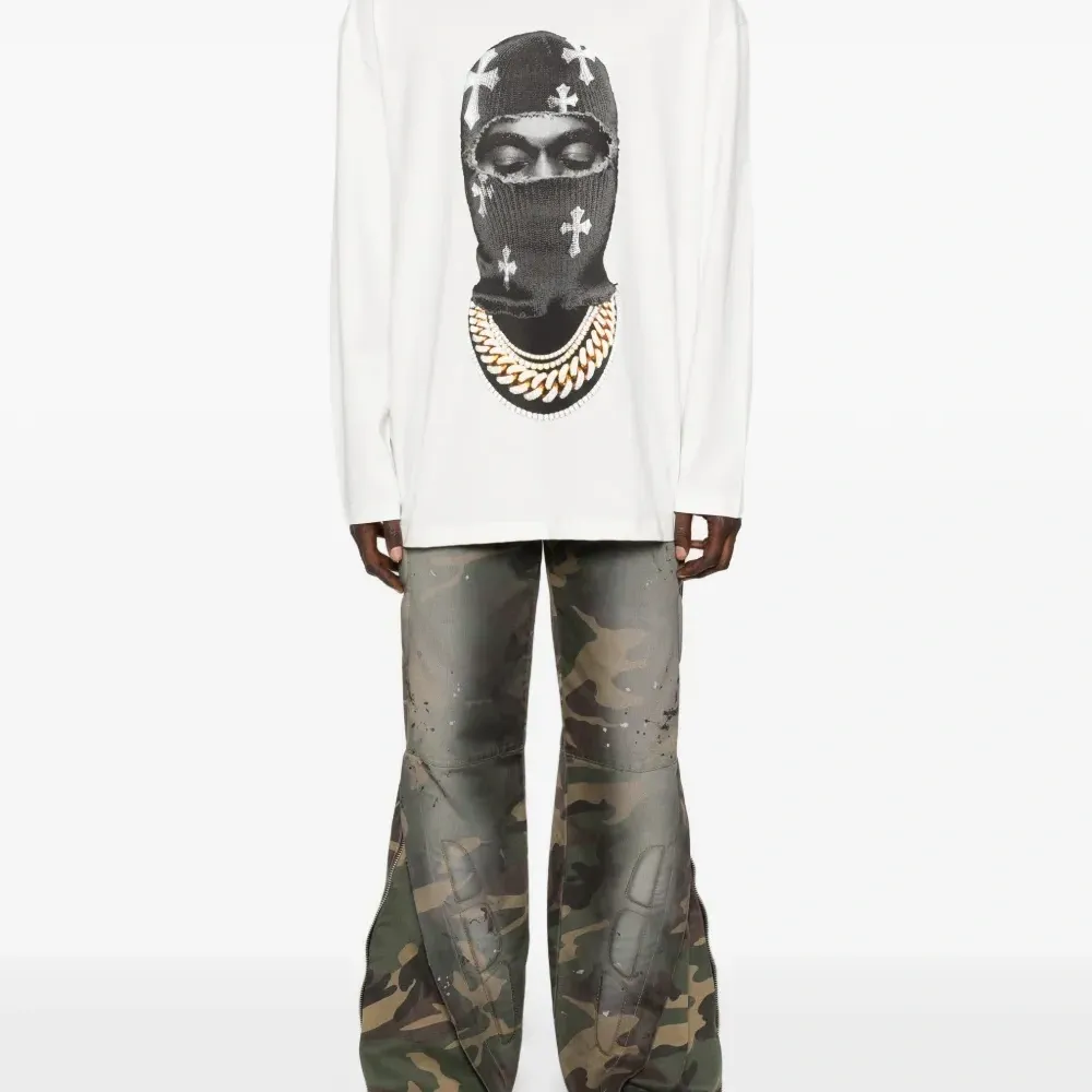 Свитшот с круглым вырезом и принтом Mask Crosses